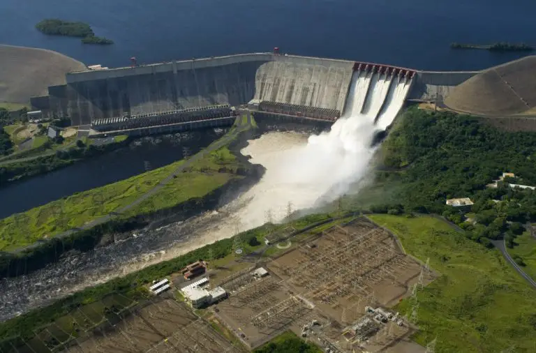 Venezuela reactivará suministro energético a Colombia y Brasil