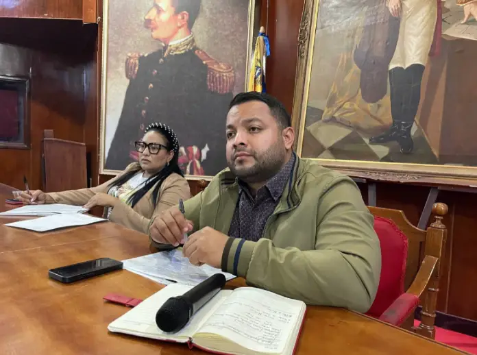 El presidente del Consejo Legislativo de Falcón (CLEF), presentó la aprobación de la Agenda Legislativa 2025 en sesión ordinaria este martes.