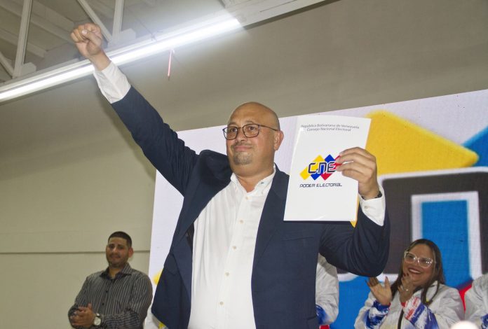 Alcalde Luis Piña asume el compromiso de levantar a Carirubana