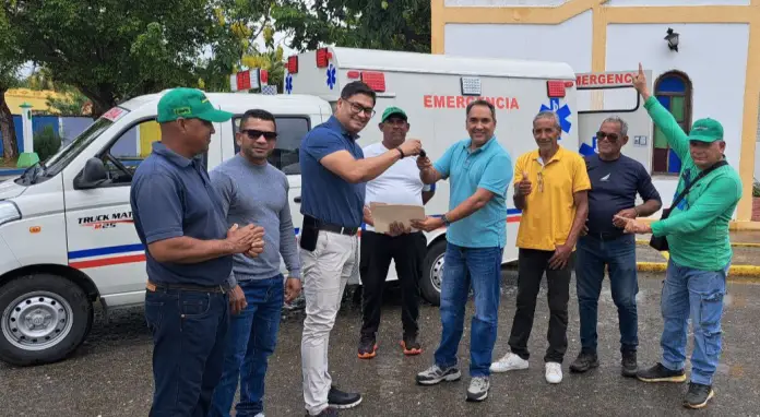 El candidato José Gregorio Castro, se prepara junto a la alianza con empresarios para dotar de ambulancias el municipio.