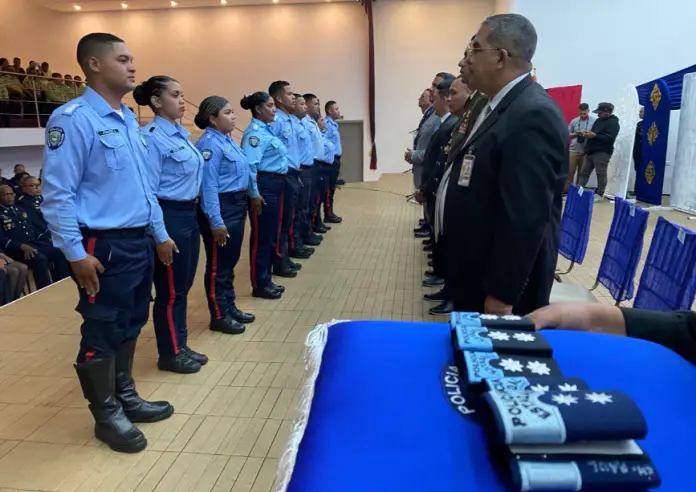 En el teatro Omar Hurtado de Coro se llevó a cabo el acto central de ascenso al grado superior inmediato de 264 oficiales.
