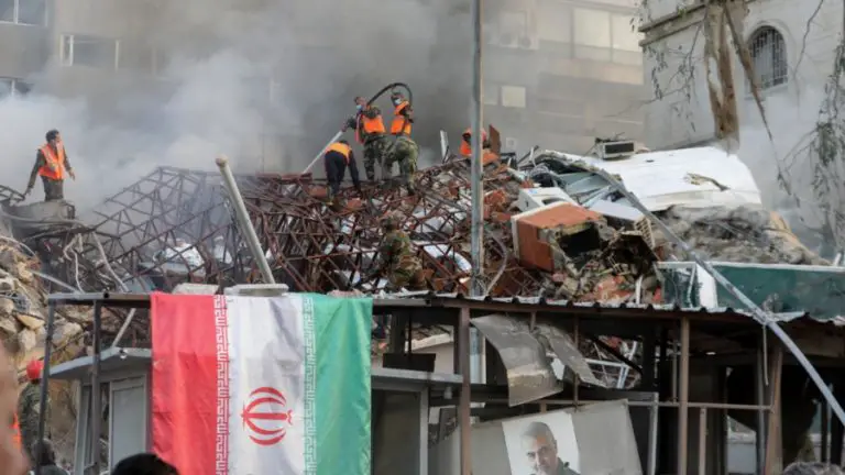Ataque terrorista en Irán deja al menos cinco muertos