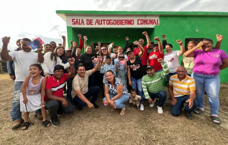 Las 21 comunas del municipio Federación realizaron un primer encuentro político comunal con el candidato a la alcaldía Jean Carlos Salero.