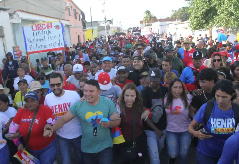 Iris Valera acompañó el cierre de campaña de Henry Hernández (+Fotos)
