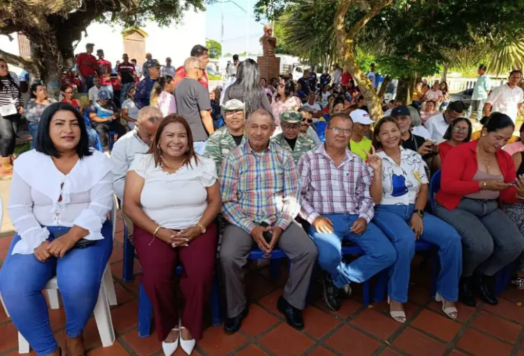 La Junta Municipal del Consejo Nacional Electoral en Tocópero entregó la acreditación a Yasnelys Ventura electa como alcaldesa.