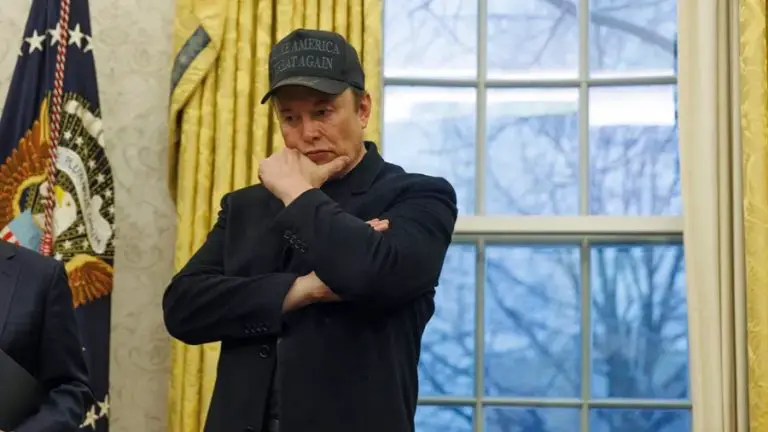 Trump: «Hay que echarle un vistazo» a la deportación de Elon Musk de EE.UU.