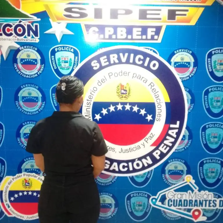 Detenida por insultar y caerle a golpes a su mamá