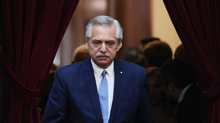 Prohíben salir de Argentina al expresidente Alberto Fernández