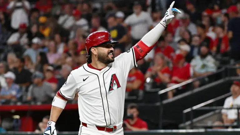 Eugenio Suárez llega a 35 jonrones y lidera la Liga Nacional