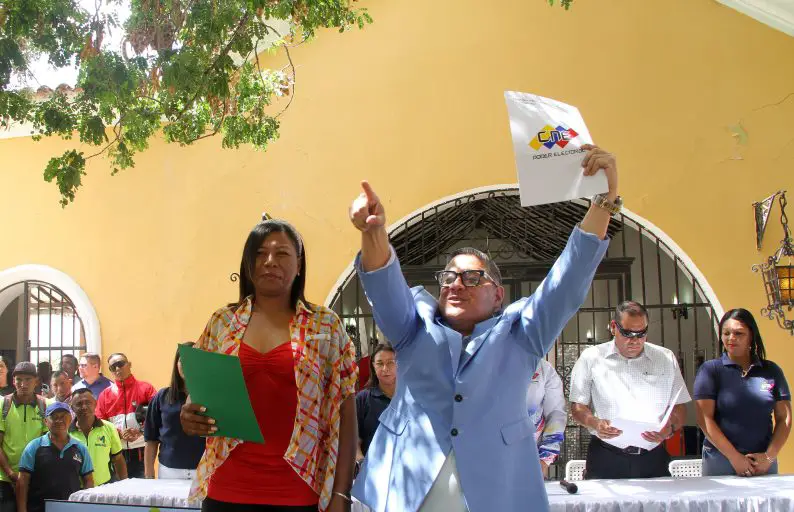 Principal: Oscar Lázaro Suplente: