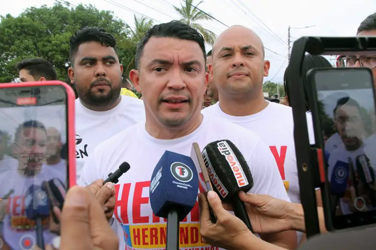 Este sábado los simpatizantes del Gran Polo Patriótico se volcaron a la calle Progreso de Coro en el arranque de la campaña electoral.