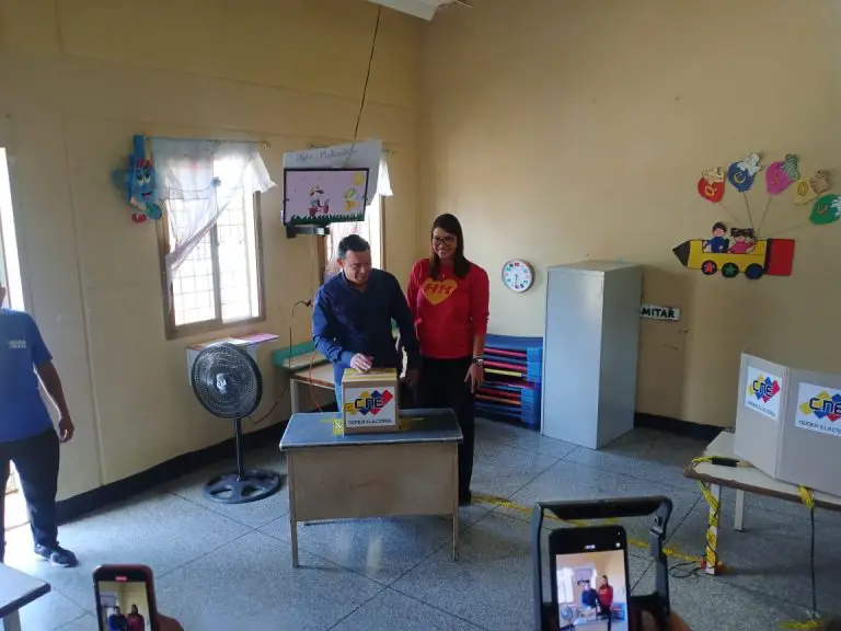 Candidato del Gran Polo Patriótico a la Alcaldía de Coro cumple con su deber democrático