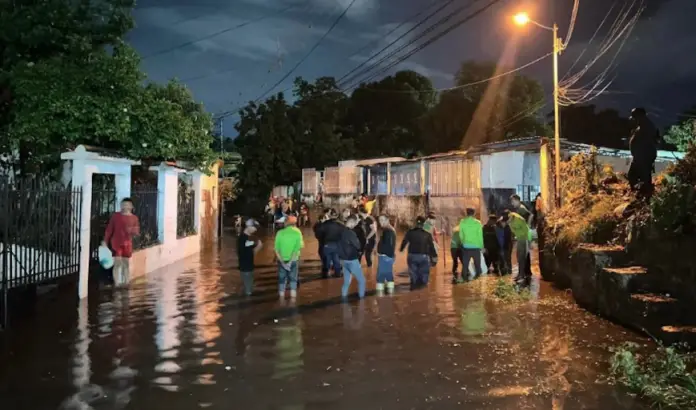 Debido a las intensas lluvias en el estado Aragua, un total de 27 viviendas han sufrido daños materiales a las infraestructuras.