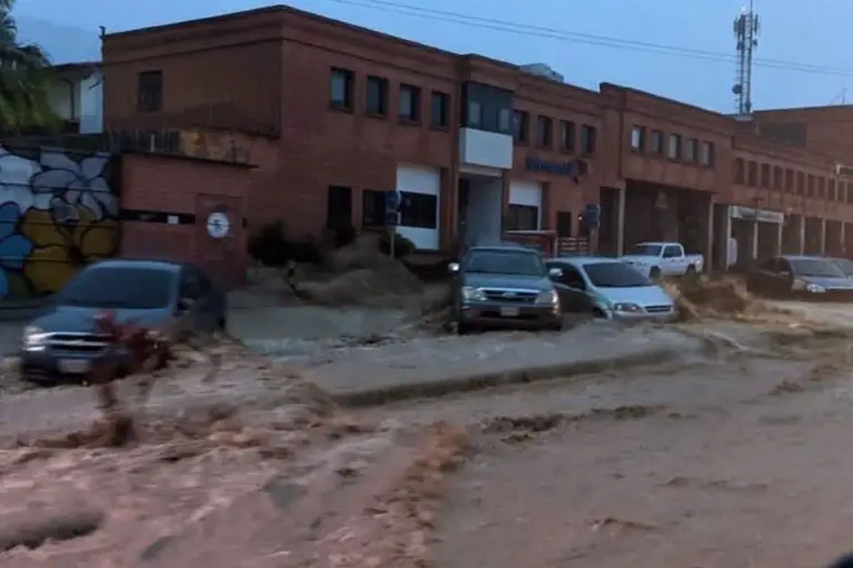 Lluvias en Mérida | Restringen paso a zonas afectadas