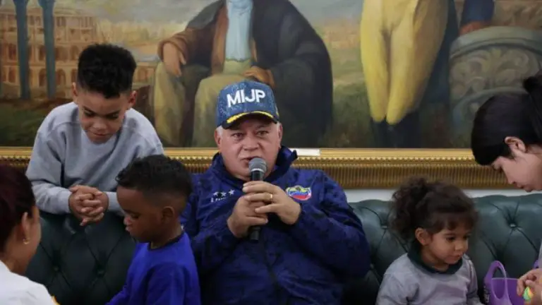 Llegan al país siete niños repatriados desde EE.UU.