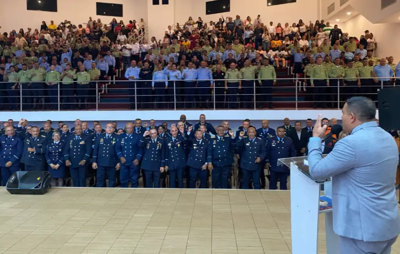 En el teatro Omar Hurtado de Coro se llevó a cabo el acto central de ascenso al grado superior inmediato de 264 oficiales.