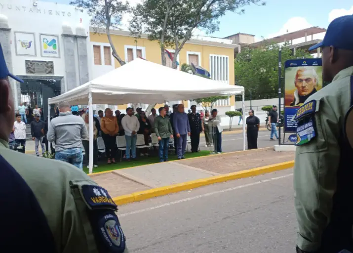 Este miércoles la Policía del municipio Miranda recibió de la mano del Alcalde Henry Hernández cuatro unidades motorizadas.