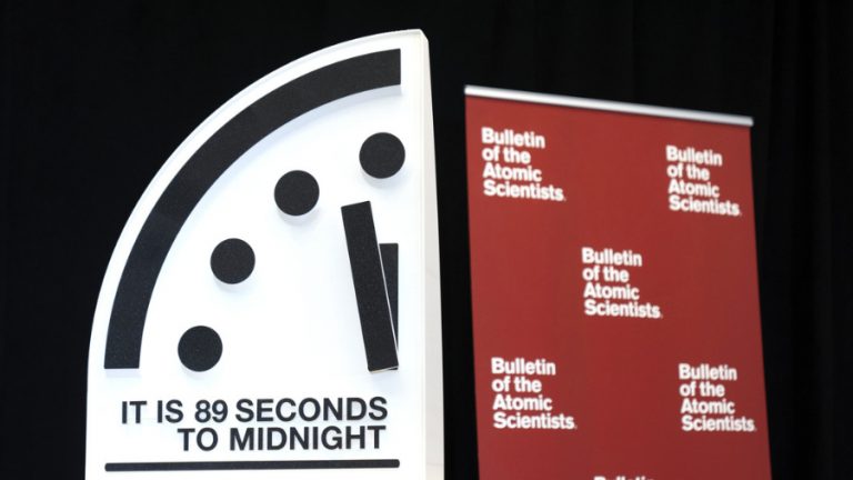 Youtuber lanza a la venta el «reloj de la muerte»