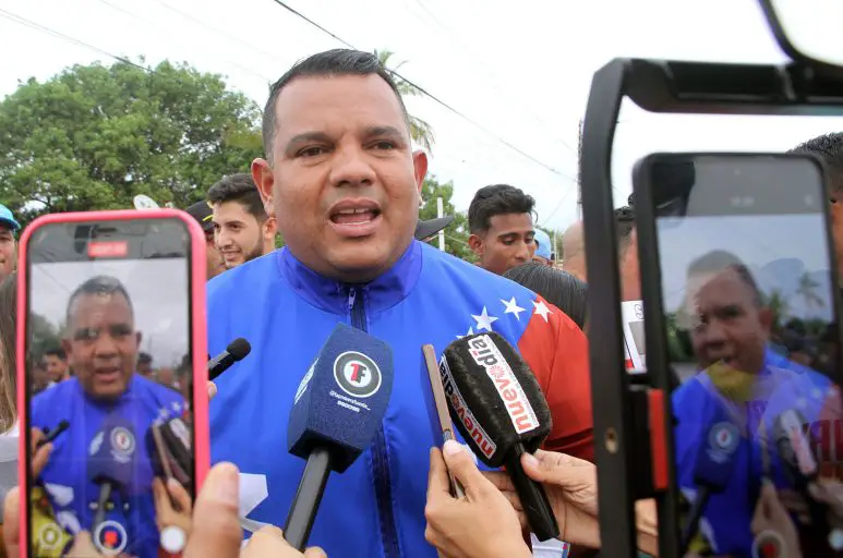 Este sábado los simpatizantes del Gran Polo Patriótico se volcaron a la calle Progreso de Coro en el arranque de la campaña electoral.