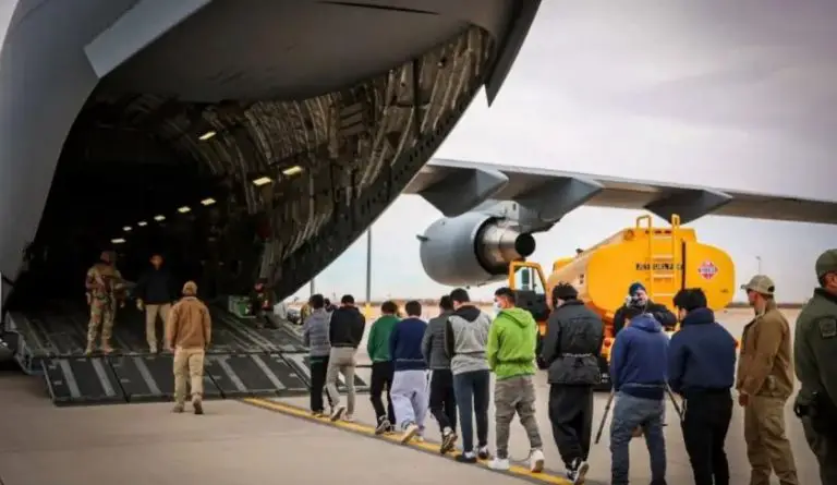 EE. UU. reanuda las deportaciones a terceros países