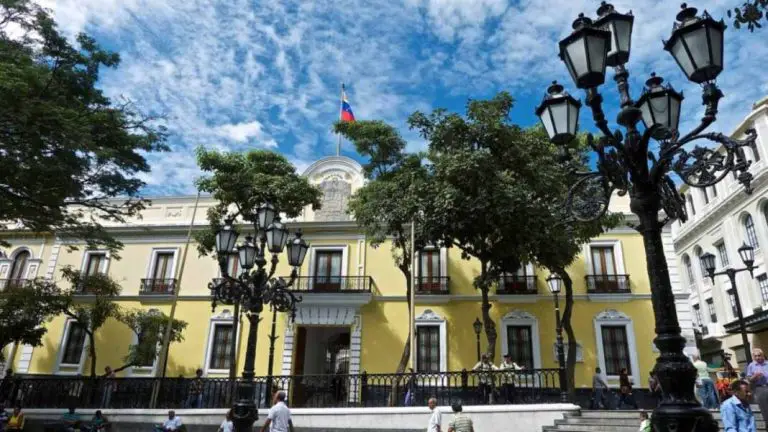 Venezuela afirma que amenazas de EE.UU. ponen en riesgo la paz y estabilidad de la región
