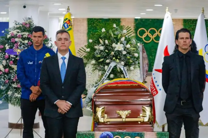 Julio César León