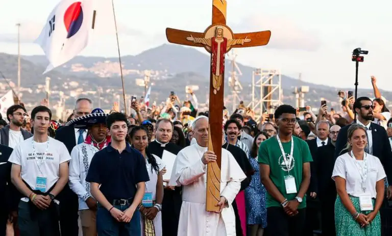 León XIV llama a los jóvenes a ser misioneros de justicia y paz