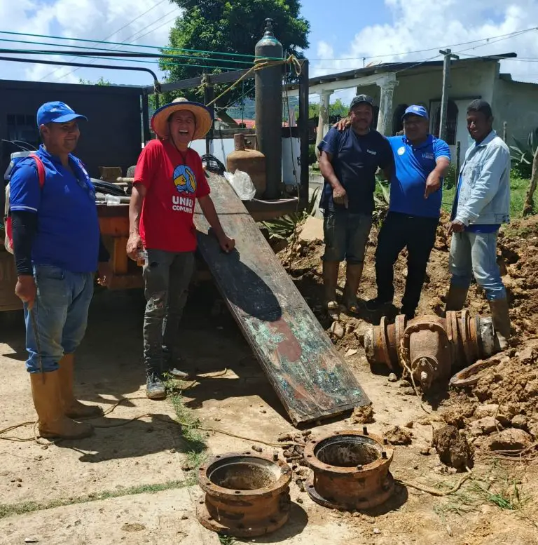 Avanza proyecto de instalación de red de distribución de agua potable en El Charal