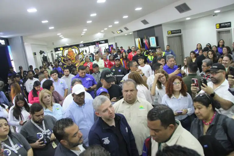El Aeropuerto José Leonardo Chirino de Coro ha reanudado sus operaciones comerciales con el vuelo inaugural de Rutacas desde y hacia Caracas