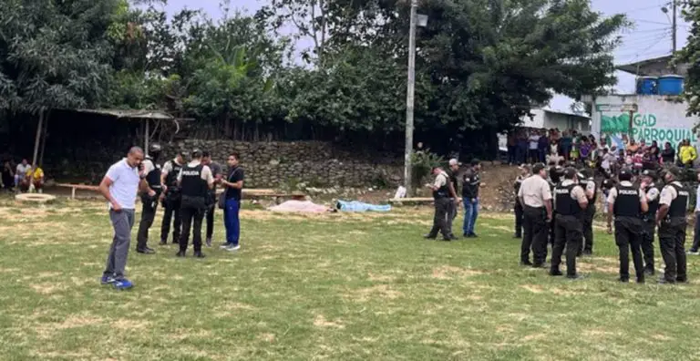 Ecuador |Hombres armados irrumpieron en un partido de fútbol y mataron a tres personas