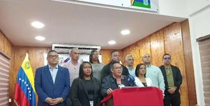 Este martes, los ediles de la Cámara Municipal de Miranda se pronunciaron para rechazar los ataques contra el presidente Nicolás Maduro.