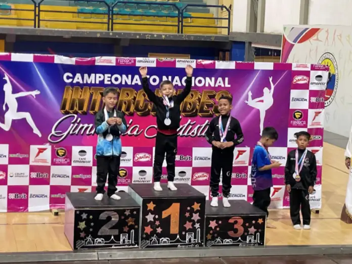 Con un total de 30 preseas, 13 medallas de Oro, 9 de Plata y 8 de Bronce, Falcón se tituló Campeón Nacional en el Gran Campeonato de Gimnasia