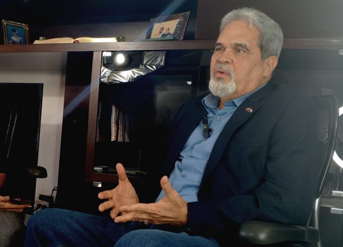 Carlos Medina: debemos dejar de pensar en intereses particulares