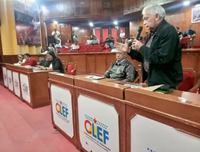 Durante la sesión ordinaria llevada a cabo este martes, el CLEF ratificó su compromiso con la democracia participativa y protagónica.