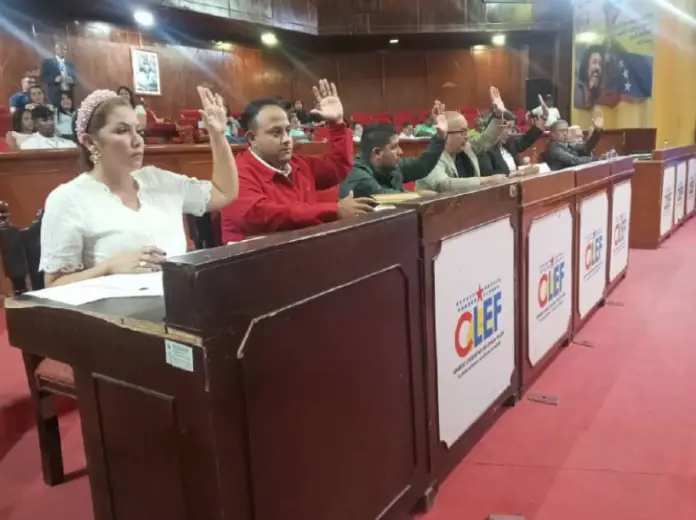 Durante la sesión ordinaria llevada a cabo este martes, el CLEF ratificó su compromiso con la democracia participativa y protagónica.