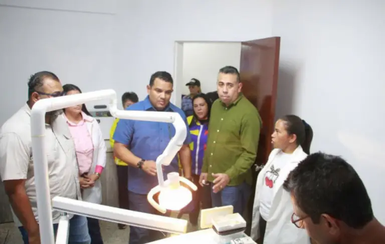 Gobernador cumple su palabra con la entrega de la Clínica Popular en Las Calderas