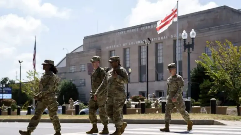 Trump militariza Washington y toma el control de la policía
