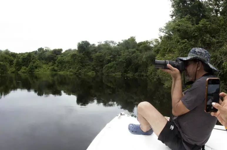Este sitio se encuentra al sur del Lago de Maracaibo, y es una impresionante laguna natural ubicada en la desembocadura del río Catatumbo.