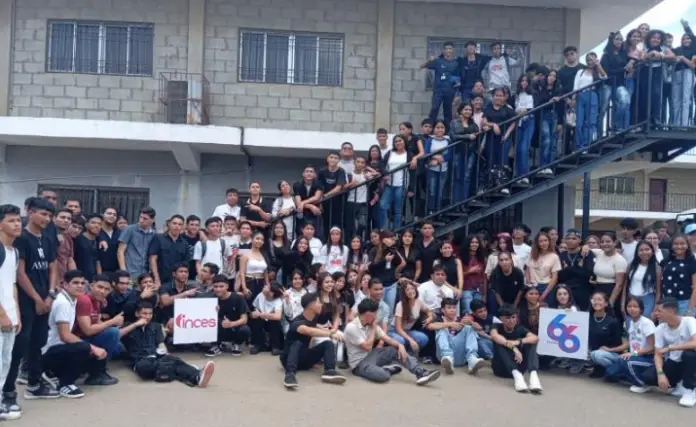 Más de 300 jóvenes, aprendices del PNA del Inces en Falcón protagonizaron una celebración denominada 