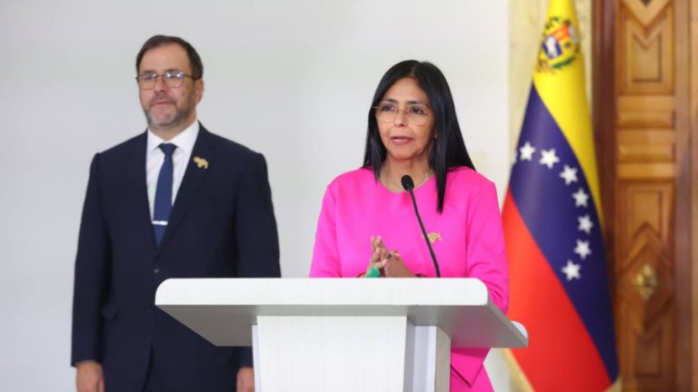 Delcy Rodríguez responde a Pamela Bondi: sus fantasmas no la dejan dormir