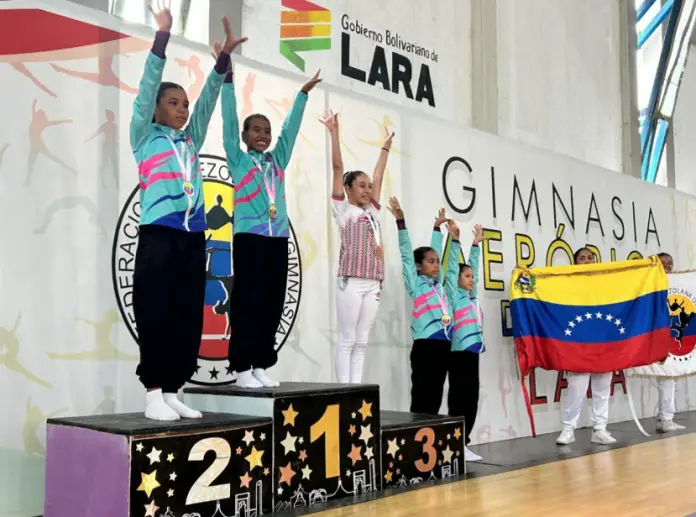 Cuatro medallas de oro, siete de plata y cuatro de bronce ha sido la cosecha de la gimnasia de trampolín falconiana en el campeonato.