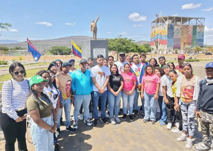 Distintos voceros de la juventud falconiana se reunieron para elevar un pronunciamiento a favor del liderazgo del presidente Nicolás Maduro.