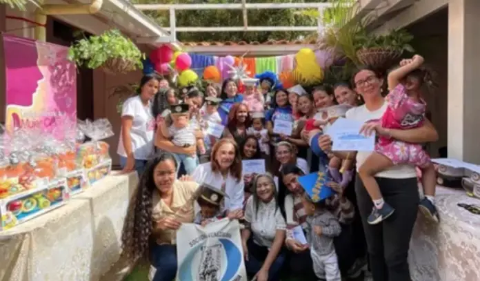 Como parte de la ruta materna que lleva adelante el ASIC Carlina luchón, se realizó el acto de graduación de 16 lactantes exclusivos.