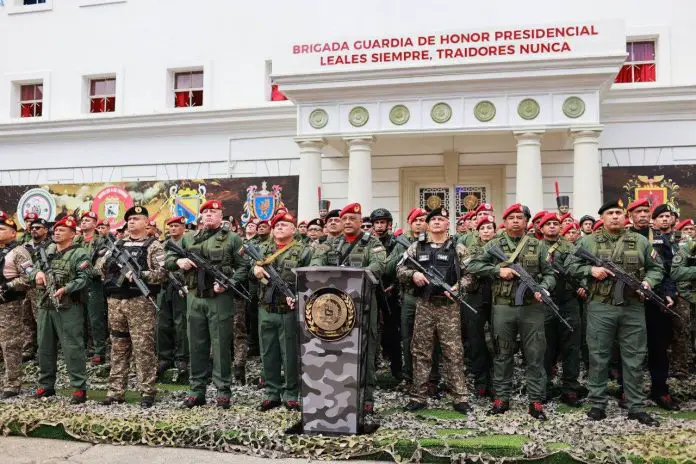 Militares publican video en respaldo a Maduro
