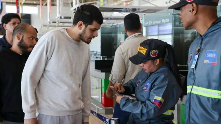 Retornan desde Texas 110 venezolanos en el vuelo 58 del Plan Vuelta a la Patria