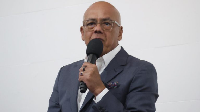 Jorge Rodríguez: EE.UU. «intenta agredir con invenciones estúpidas» al presidente Maduro