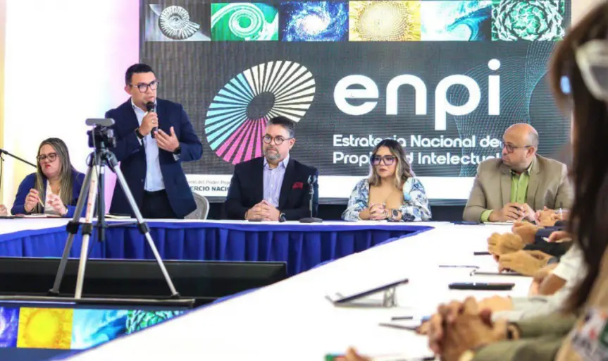 Con el objetivo de proteger los saberes, marcas y productos, el sector económico y productivo del estado Falcón recibió un asesoramiento.