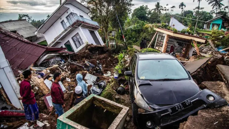 Terremoto de 5,8 en Indonesia deja una persona fallecida y 40 heridos