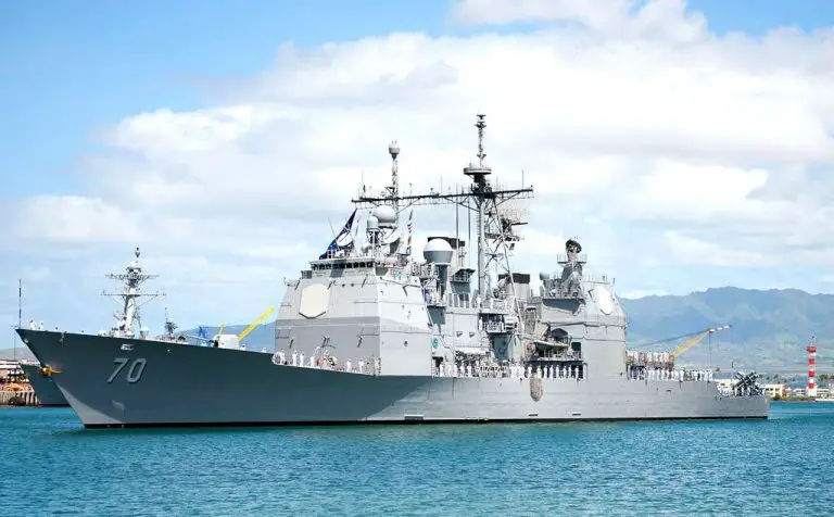 Crucero lanzamisiles USS Lake Erie cruzó el Canal de Panamá rumbo al Caribe