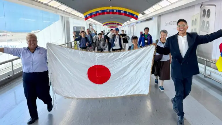 Reciben al primer grupo de turistas japoneses en Maiquetía